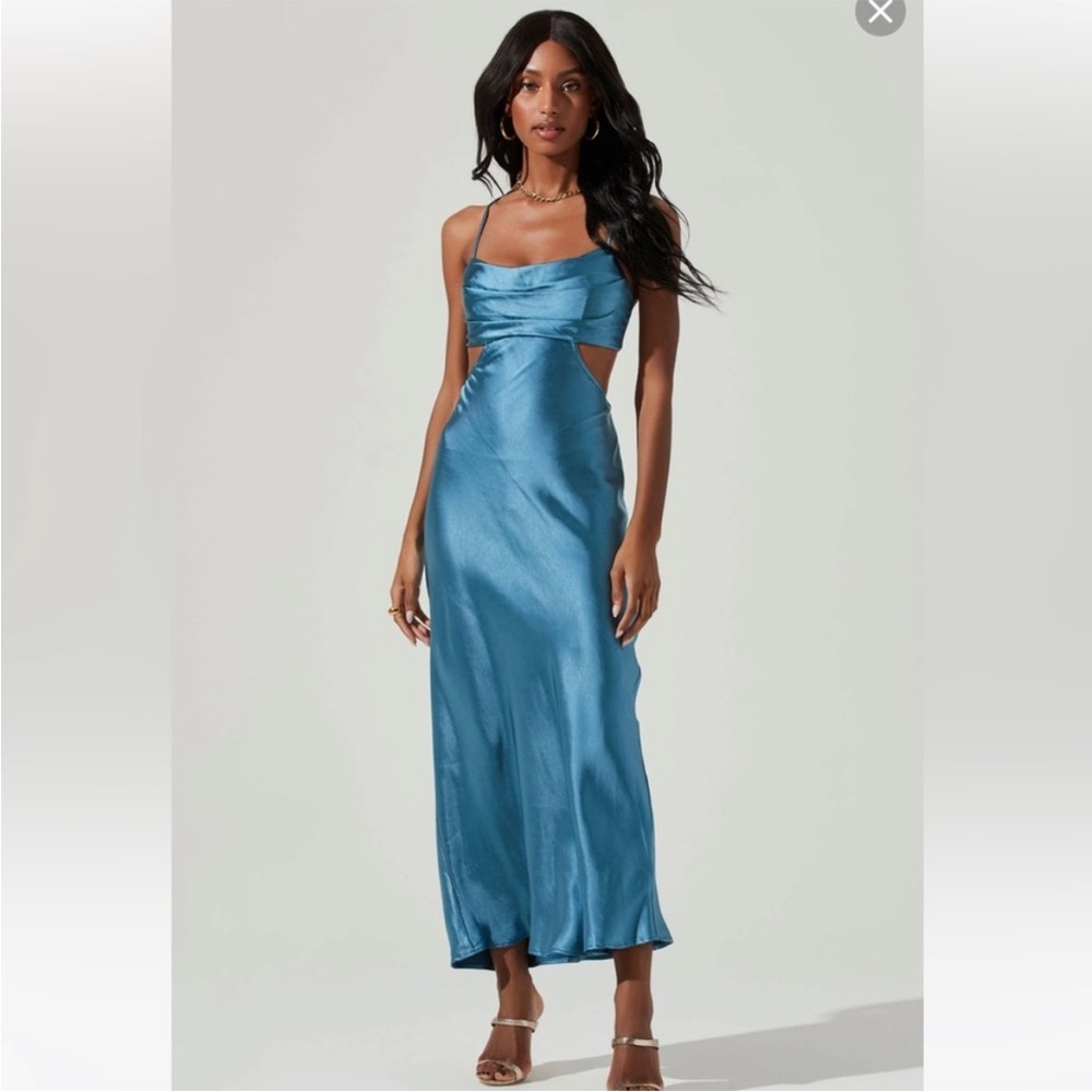 NWT Astr The Label Colette Cutout Satin MIDI Dress Size Small